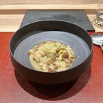 パルコ フィエラ - 炭焼き＆藁燻しアンコウ、天然きのこのおじや風（落葉、ユキノシタ、なめこ）、青レモンの皮