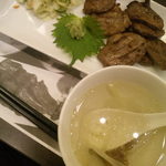 炭火牛タン焼　しおや - タンスープは塩加減の調度良い逸品でした