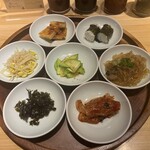参鶏湯 人ル - パンチャン8種類