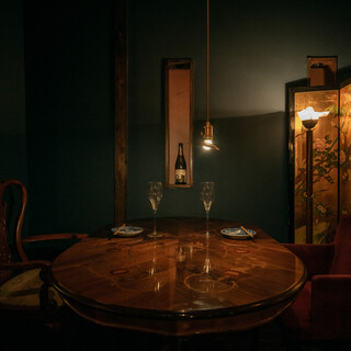 The inside of an old folk house in Oku-Azabu is a sophisticated space for adults. For entertainment and anniversaries◎