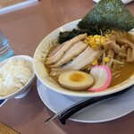 おおぎやラーメン - 料理写真: