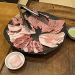 Seiryuu - 【おまかせ2980円コース】塩焼(特撰ロース、カルビ、豚バラ、豚トロ、サイコロベーコン)
