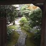 庭にも入れます。