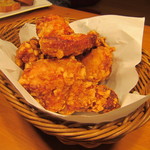 なでしこ - 一番人気！                    骨付き唐揚げ650円