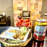 Esube To Namu Ryouri - ハノイ缶ビールと揚げ春巻き