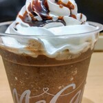 マクドナルド - 上は、クリームにチョコソース❣下は、ジャリジャリの氷と
            チョコ味のドリンク❣