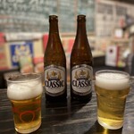 カレー屋アカマル - 『牛すじ炙りチーズカツカレー赤卵目玉焼き¥2,150』
      『牛すじ炙りチーズ半ライス半カツカレー赤卵目玉焼き¥1,700』
      『サッポロクラシック中瓶¥800』×2