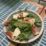 スタンド4坪らばー - いちじくのサラダ　新鮮なやつ！美味しい〜