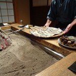 柳家 - 鮎が登場！