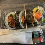 Hokkaido Sushi Roll - ブリトースタイル　
                        北海道サーモンいくら巻き　ハーフ