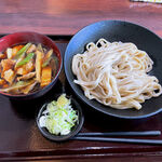 武蔵野 きしめん本舗 - 肉汁きし麺（790円）＋麺増（中） 100円