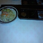 志喜亭 - サラダとステーキ薬味