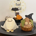 BAKE - ☑︎ハロウィンプレート2023（¥2,000）
            　└体育座りのおばけケーキ
            　└モンブランのおばけタルト
            　└ねこおばけチョコのかぼちゃプリン