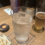Bishukakou Yuraku - 麦焼酎水割りとビール