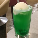 マヅラ喫茶店 - クリームソーダ