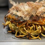 たぴおか食堂 - 「すじモダン」 Σ('ω'ｏ) ビジュアル ねぎ焼きに負けてない。表面カリカリで中もっちりの食べごたえ十分の美味しい1枚