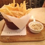 AWkitchen5-5  麻布十番店 - トリュフとチーズのポテト
                                
                                どこにトリュフあるか不思議だけど、ほんのりトリュフ香る！