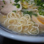 とんこつらーめん おんごろや - 細麺