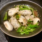 Jun Shu Kou Gin - [サンマとイワシのつみれ汁]
      ちょっと肌寒い日にはこんな酒肴でぜひ！
      ふわふわのつみれと野菜たっぷりの汁もの酒肴です♪
