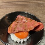 黒毛和牛焼肉 白か黒 - 