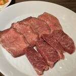 黒毛和牛焼肉 白か黒 - 