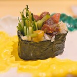 銀座 しのはら - マグロの太巻き。豪華食材を詰めに詰めて(笑)