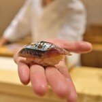 銀座 しのはら - サンマを握りで。