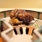 銀座 しのはら - 身が大きく、食べ応えある焼きスッポン。
