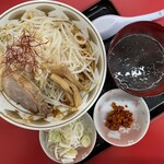 ラーメン もっけだの - 『赤唐味噌まぜそば(食べるラー油付+ネギ)』