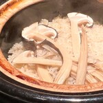 Susukino Nikukaisen Robata Shinshin - 松茸土鍋ごはん
