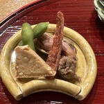 おかもと - 塩茹での落花生、黒豆の枝豆、飛鳥のそ、鱧の肝の生姜煮、明太子の炙り