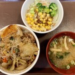 すき家 - すきやき牛丼　ランチセット　700円