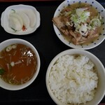 勝沼飯店 - もつ煮定食