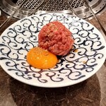 焼肉 スタミナ苑 - トモサンカクのユッケ