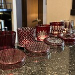 喫茶館 Bleu Montagne - 切子も並ぶカウンター