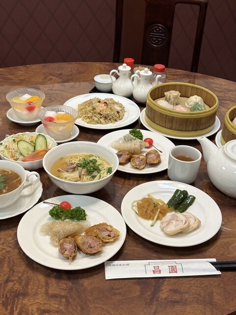 神戸南京町で小籠包！食べ歩き・イートインできる名店14選 [食べログ