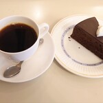 Kafe Paurisuta - 『ザッハ コーヒーセット（1280円税込）』