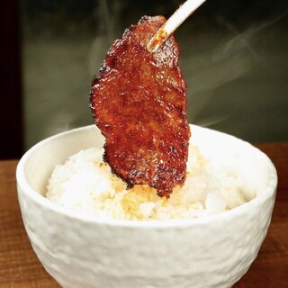 Enjoy your fill of yakiniku with white Yakiniku (Grilled meat)
