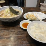 ハッスルラーメン ホンマ - 