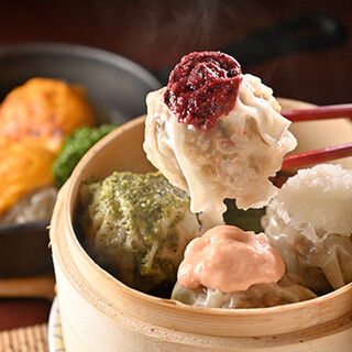 Savor ``Sauce Shumai'' and ``Steamed Vegetables'' with a variety of special sauces