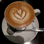 Kissa Donguri - ここより美味しいカプチーノを飲んだことがない