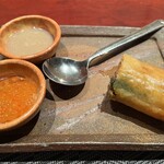 中華割烹 わらじん - 秋鮭と大葉の春巻き