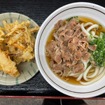 Menzoku - 肉ぶっかけ小、とり天、かき揚げで820円