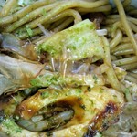 お好み焼き 敏 - 麺などアップです