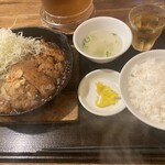 肉食堂 最後にカツ。 - 