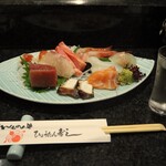 ひょうたん寿し - おすすめ造り九種盛り ＆ 冷酒（惣花 純米吟醸）