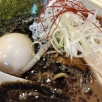 すずめ食堂 - 濃厚な煮干し香る味噌スープ