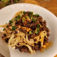 南青山エッセンス - 汁なし担々麺
                