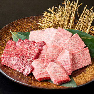 きめ細やかな霜降りと美しい艶、こだわりの最高級和牛を堪能