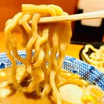 六厘舎 - 濃厚スープに絡ませると良い塩梅